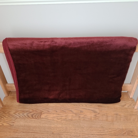 Velvety Throw blanket - Picture 2 of 4